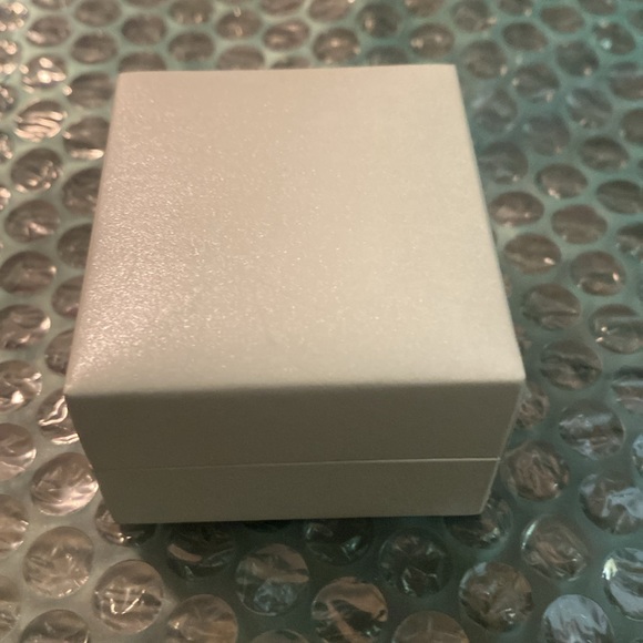 NWT/Box sterling, silver pearl and crystal earrings - Picture 3 of 4